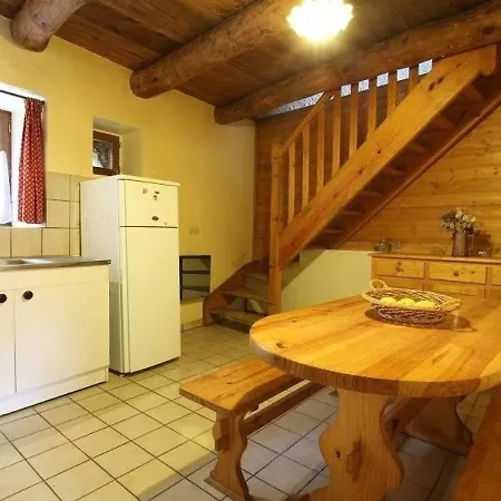 Feriehus Saint-ilpize, 4 Pieces, 4 Personnes - Fr-1-582-172 *
